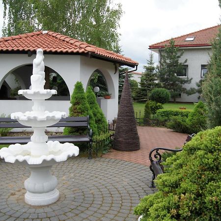 Motel 2000 Steszew Bagian luar foto