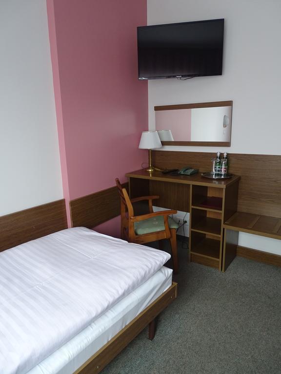Motel 2000 Steszew Bagian luar foto