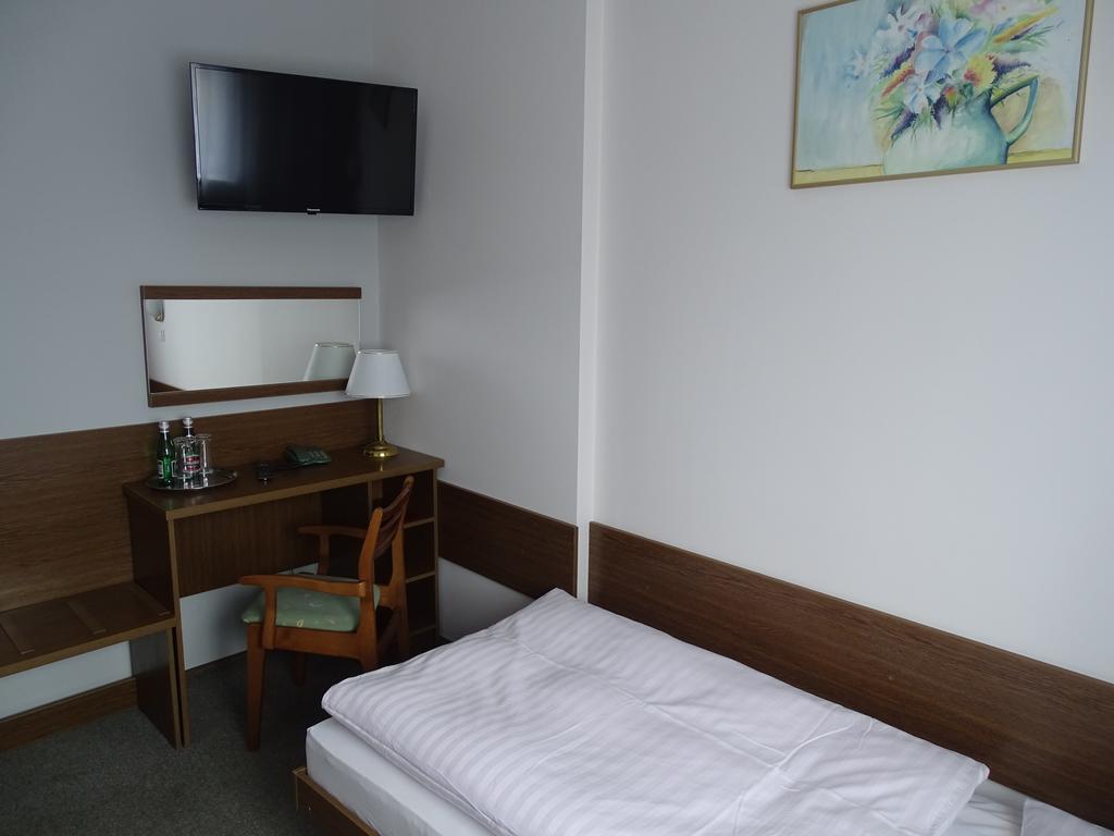 Motel 2000 Steszew Bagian luar foto