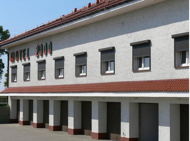 Motel 2000 Steszew Bagian luar foto