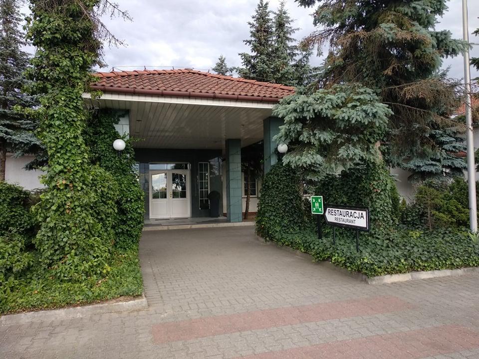 Motel 2000 Steszew Bagian luar foto