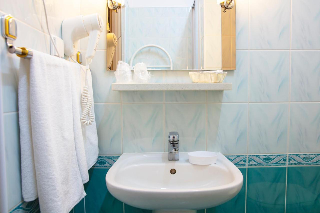 Motel 2000 Steszew Bagian luar foto