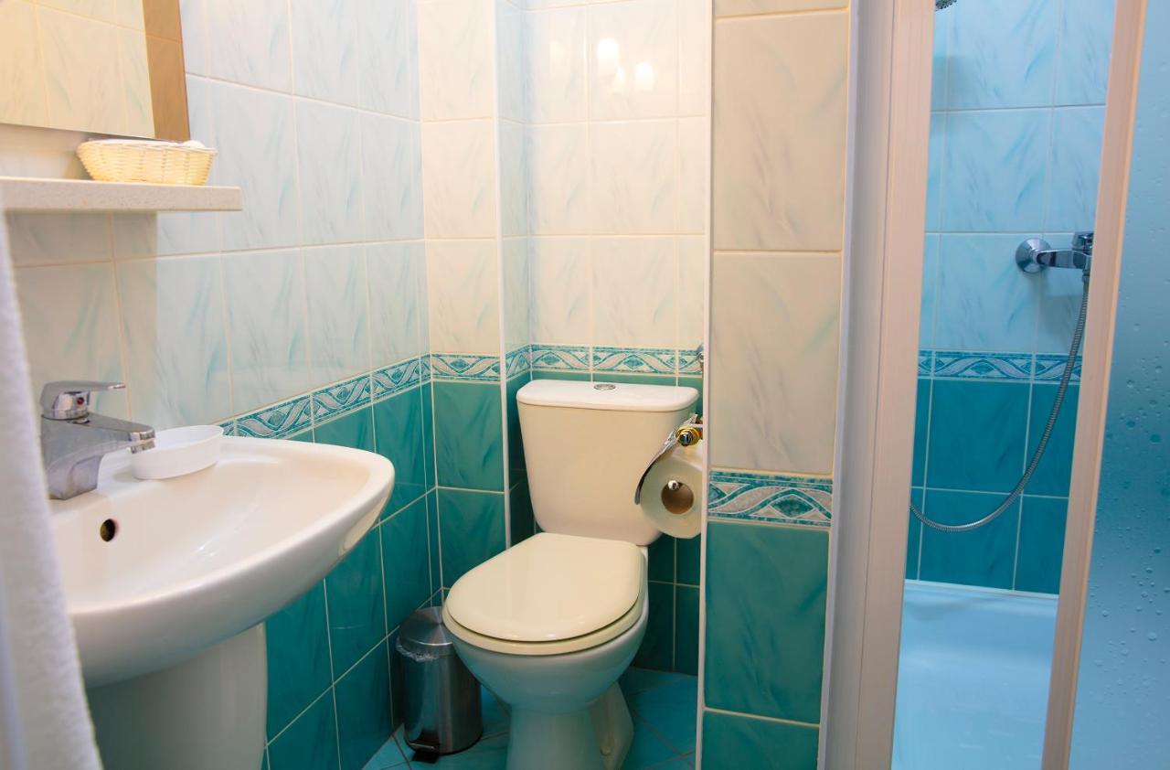Motel 2000 Steszew Bagian luar foto